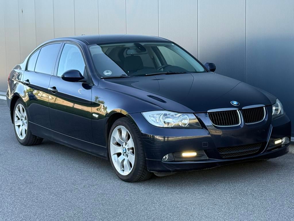 Bmw 320i // e90 // benzine // airco // sensoren, Auto's, BMW, Parkeersensor, 4 cilinders, 120 kW, Particulier