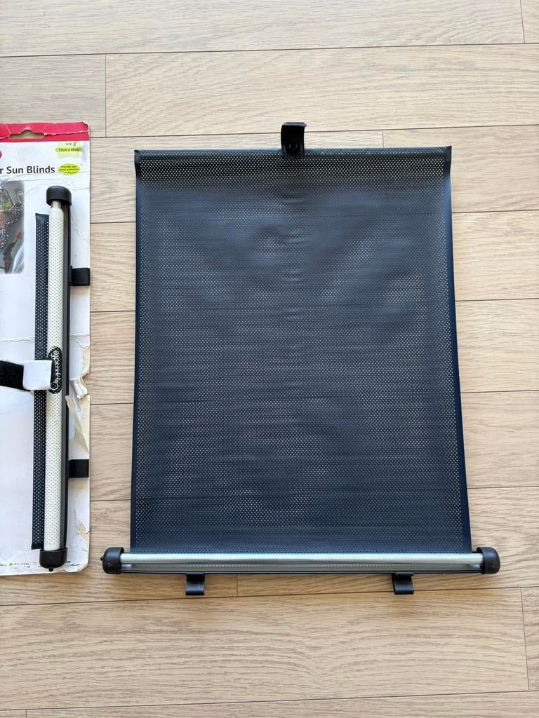 2x stores enrouleurs pare-soleil voiture Clipsafe (35x48 cm), Enlèvement ou Envoi, Comme neuf, Moins de 50 cm, Moins de 100 cm