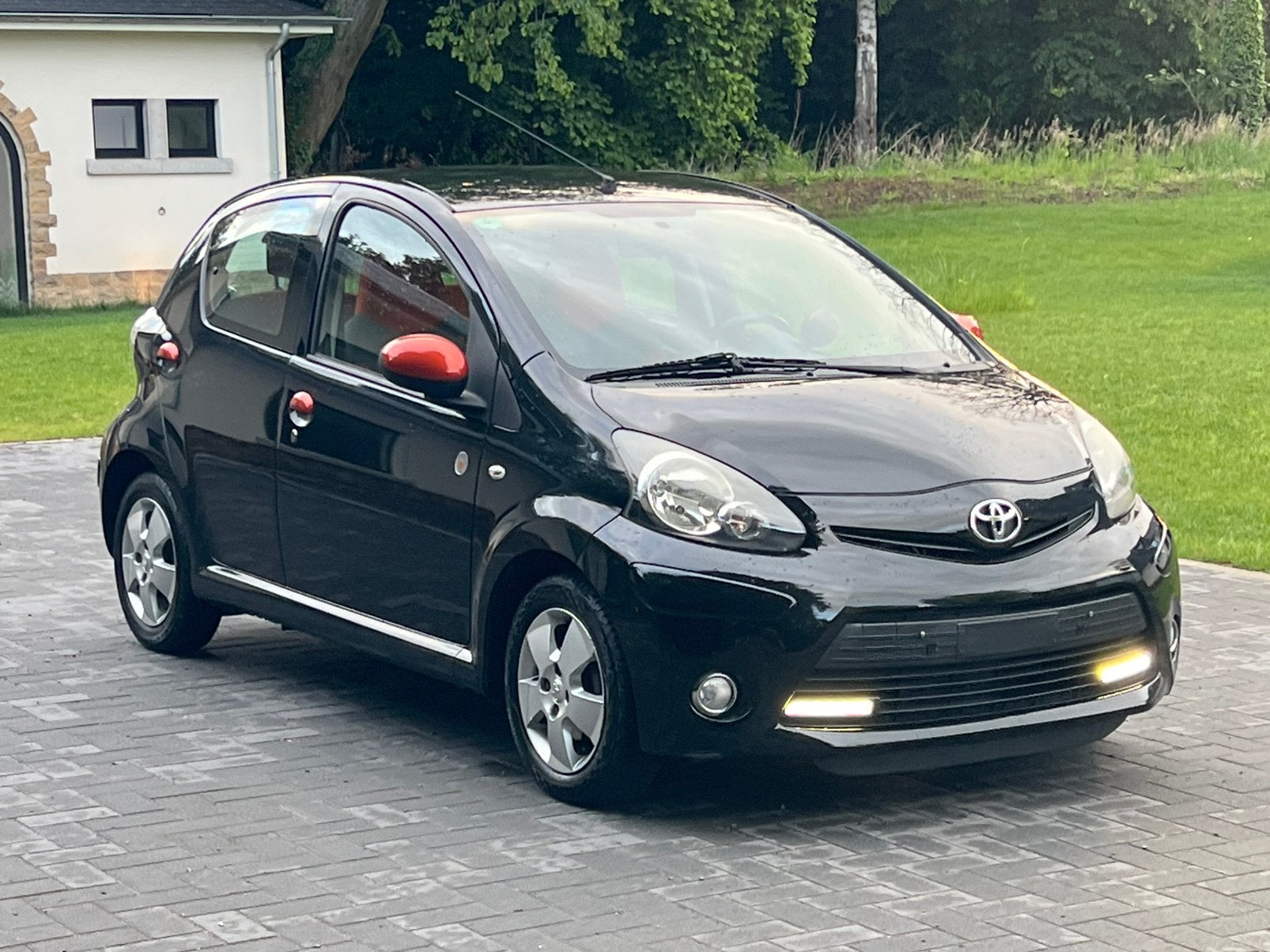 Toyota Aygo 1.0i Benzine Automatik *EURO5*, Auto's, Toyota, Stof, Electronic Stability Program (ESP), Zwart, Overige kleuren