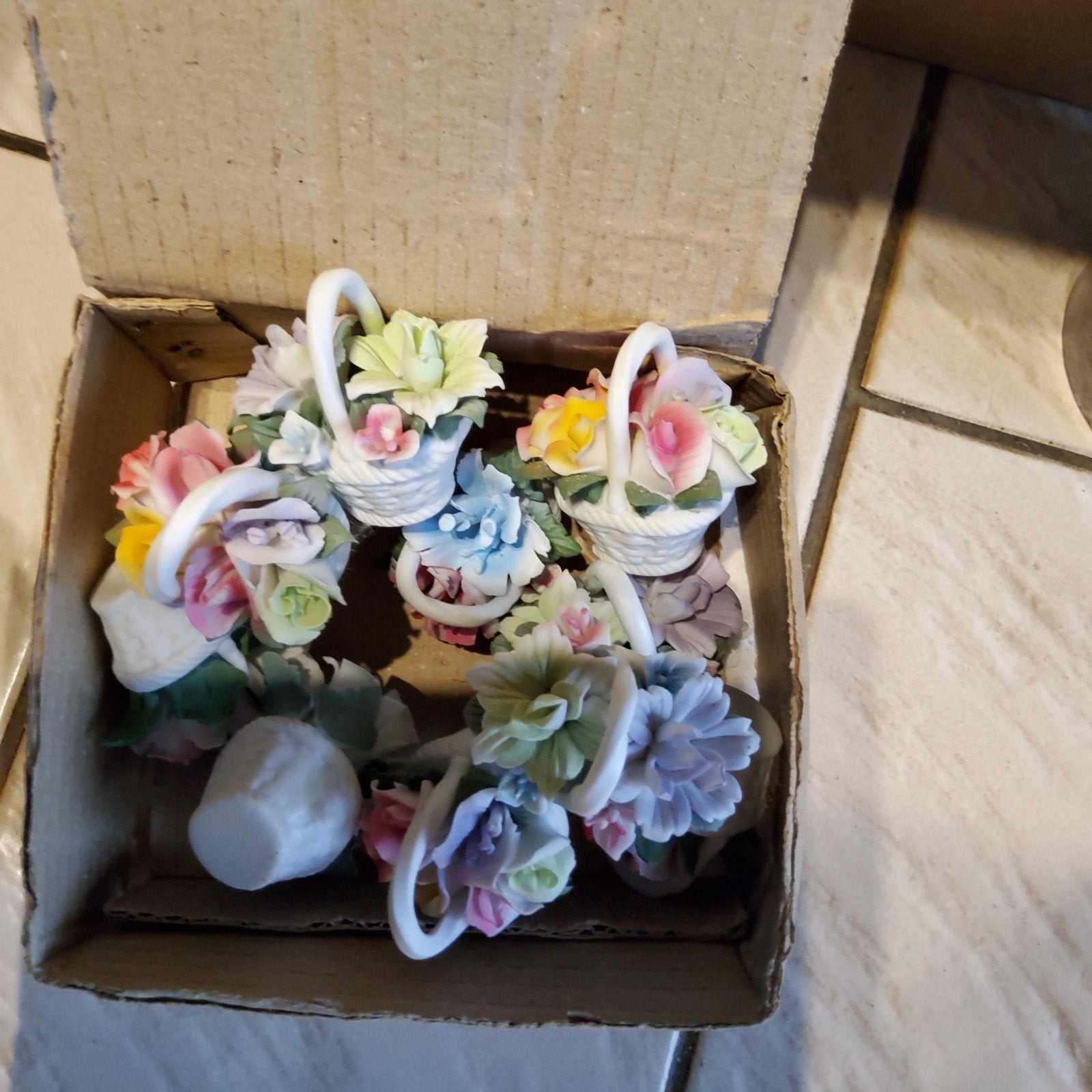 lot bloemen mandjes, Ophalen