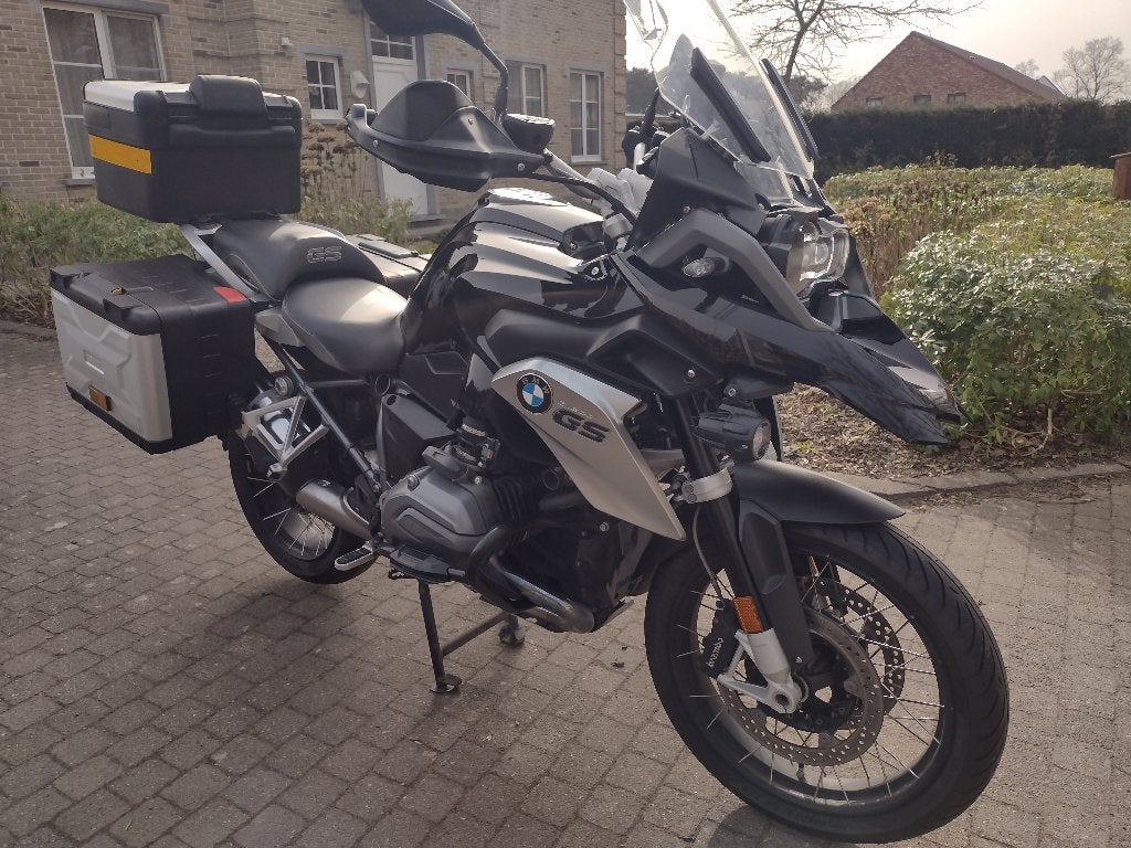 Verlaagde BMW GS triple black pas onderhoud gehad, Motoren, Gebruikt, Particulier, Meer dan 35 kW, Toermotor