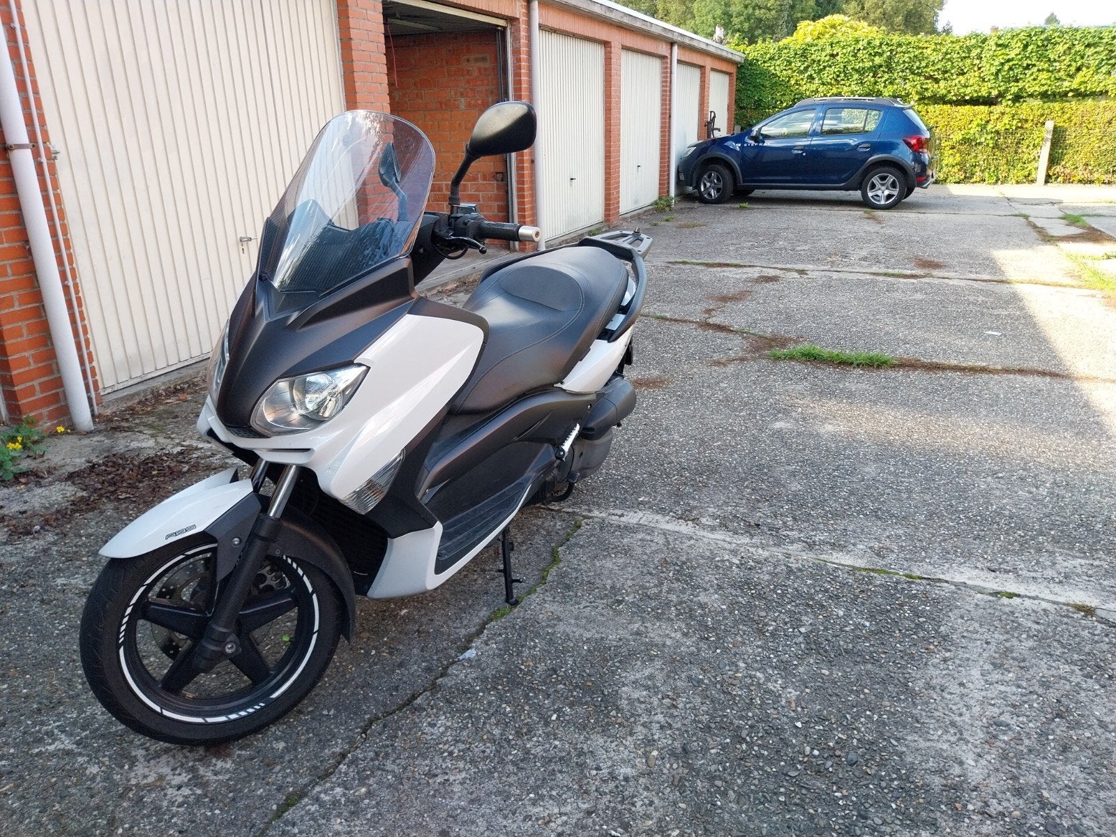 Yamaha Xmax, Motoren, Particulier