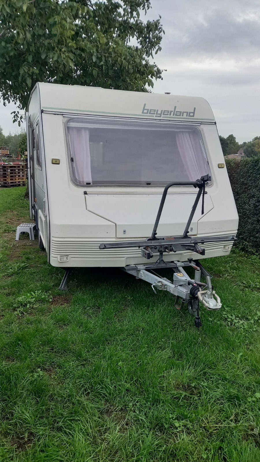 Caravan Beyerland Vitesse 400CT, Caravans en Kamperen, Standaardzit, Dwarsbed, Beyerland, Fietsenrek