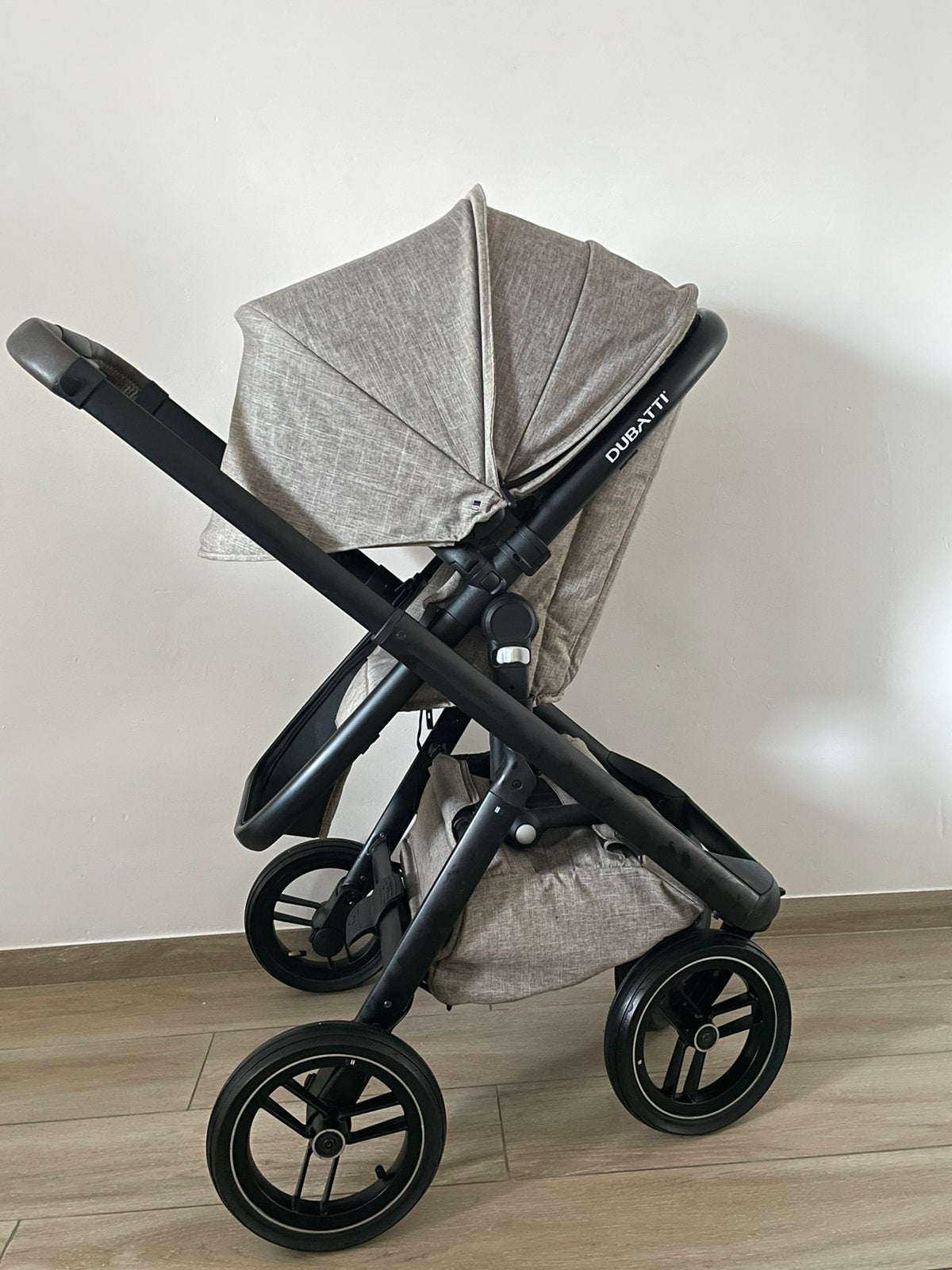 Dubatti One 3-in-1 Kinderwagen Black - Sandy Taupe, Kinderen en Baby's, Ophalen, Voetenzak, Ba, Zo goed als nieuw