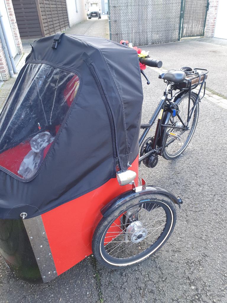Nihola Family - Vélo cargo électrique, Vélos & Vélomoteurs, Vélos | Vélos avec bac, Comme neuf, Autres marques, 2 enfants, Électrique