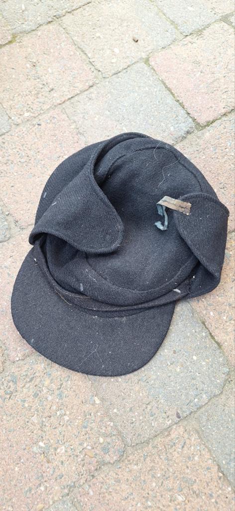 Casquette HJ, Enlèvement