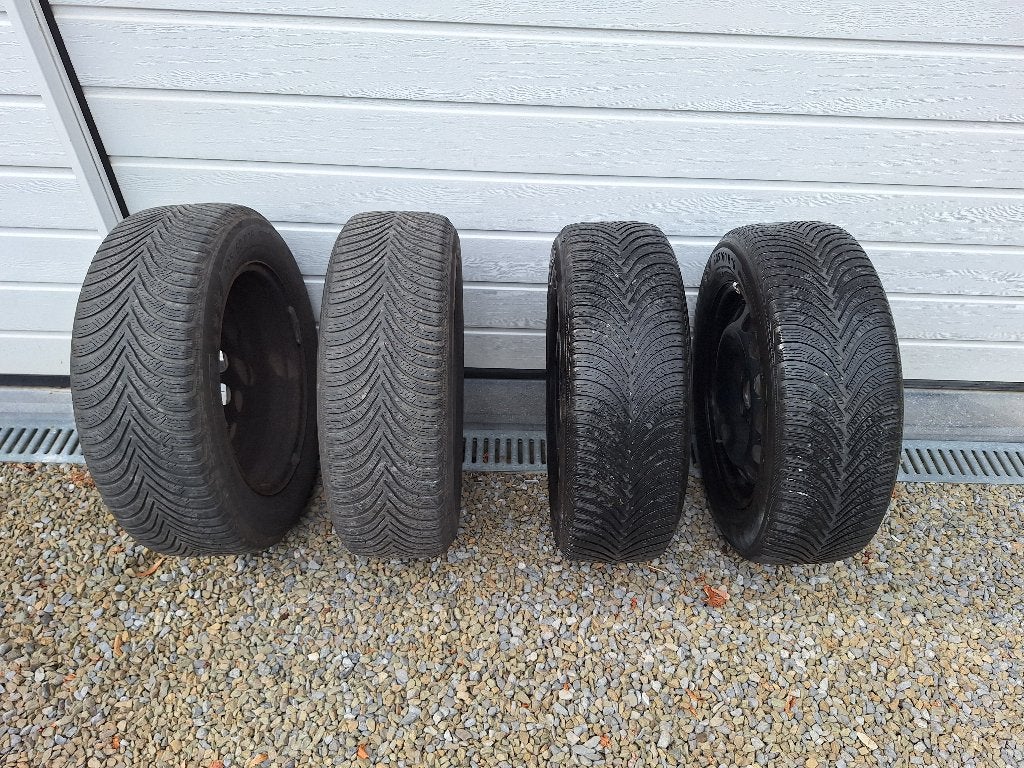 4 roues - pneus hiver Michelin 205/60/R16 92H - jantes acier, Pneus et Jantes, Pneus hiver, 16 pouces, Véhicule de tourisme