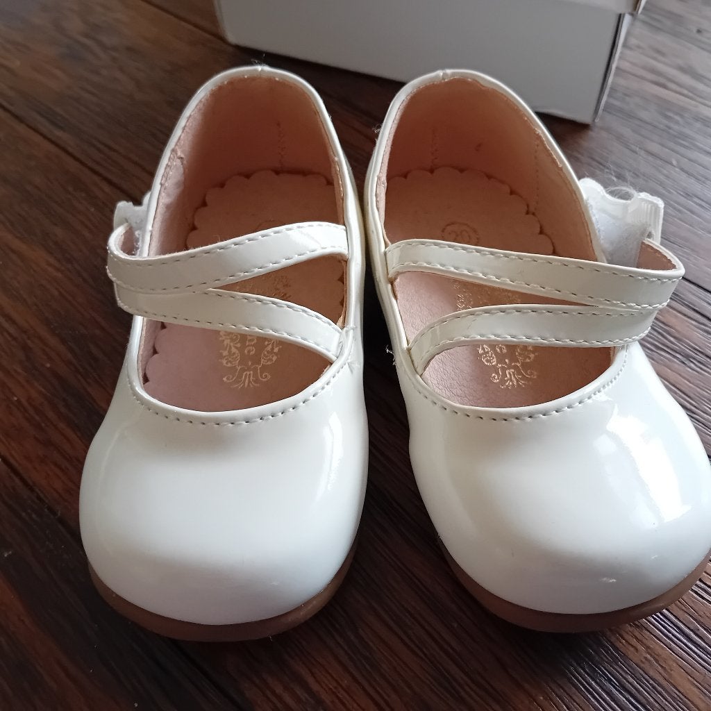 Schattige witte lakschoentjes maat 20  1 x gedragen, Kinderen en Baby's, Babykleding | Schoentjes en Sokjes, Ophalen of Verzenden