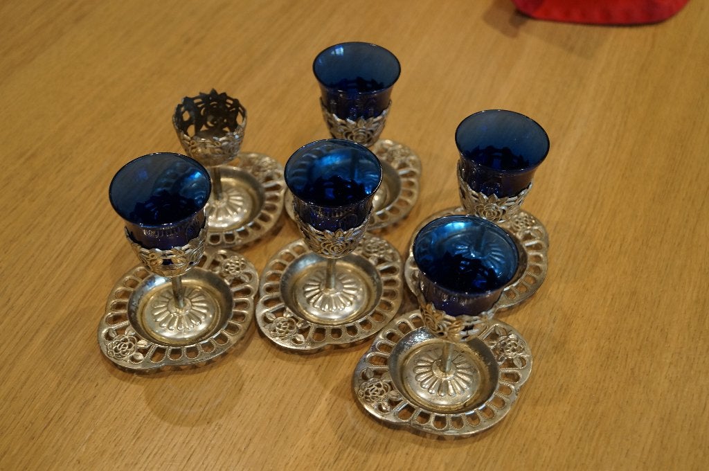 Antieke kobaltblauwe borrelglaasjes in voetje+onderlegger, Antiek en Kunst, Ophalen of Verzenden