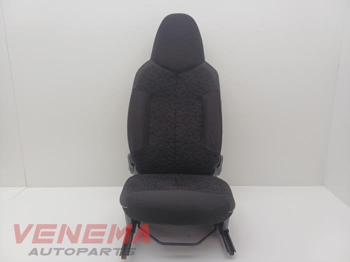 Siège gauche d'un Peugeot 107, -, 3 mois de garantie, Utilisé, -