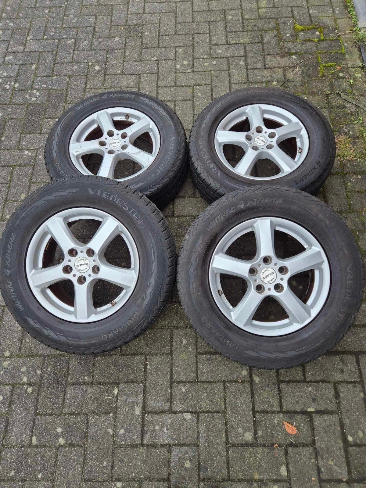 Enzo 16 inche velgen 5x114.3 met goede banden 215/70/16 m+s, Auto-onderdelen, Banden en Velgen, Banden en Velgen, All Season, 16 inch