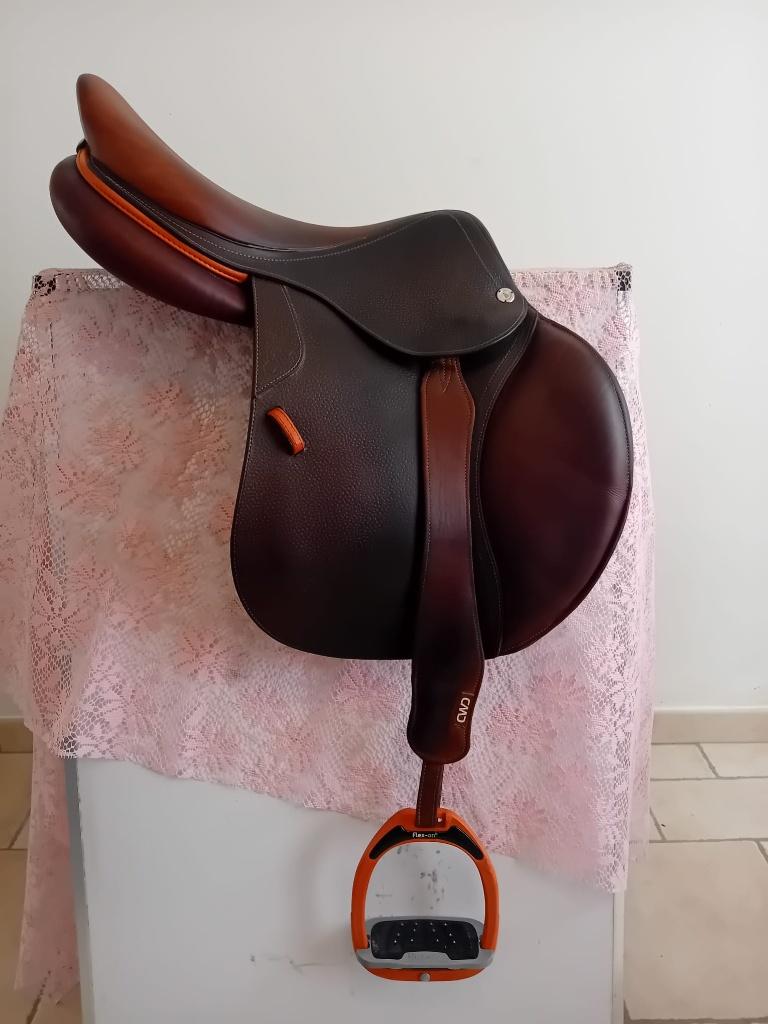 CWD SE03 springzadel 17,5 inch (2023), Animaux & Accessoires, Obstacle, Enlèvement, CWD, CWD