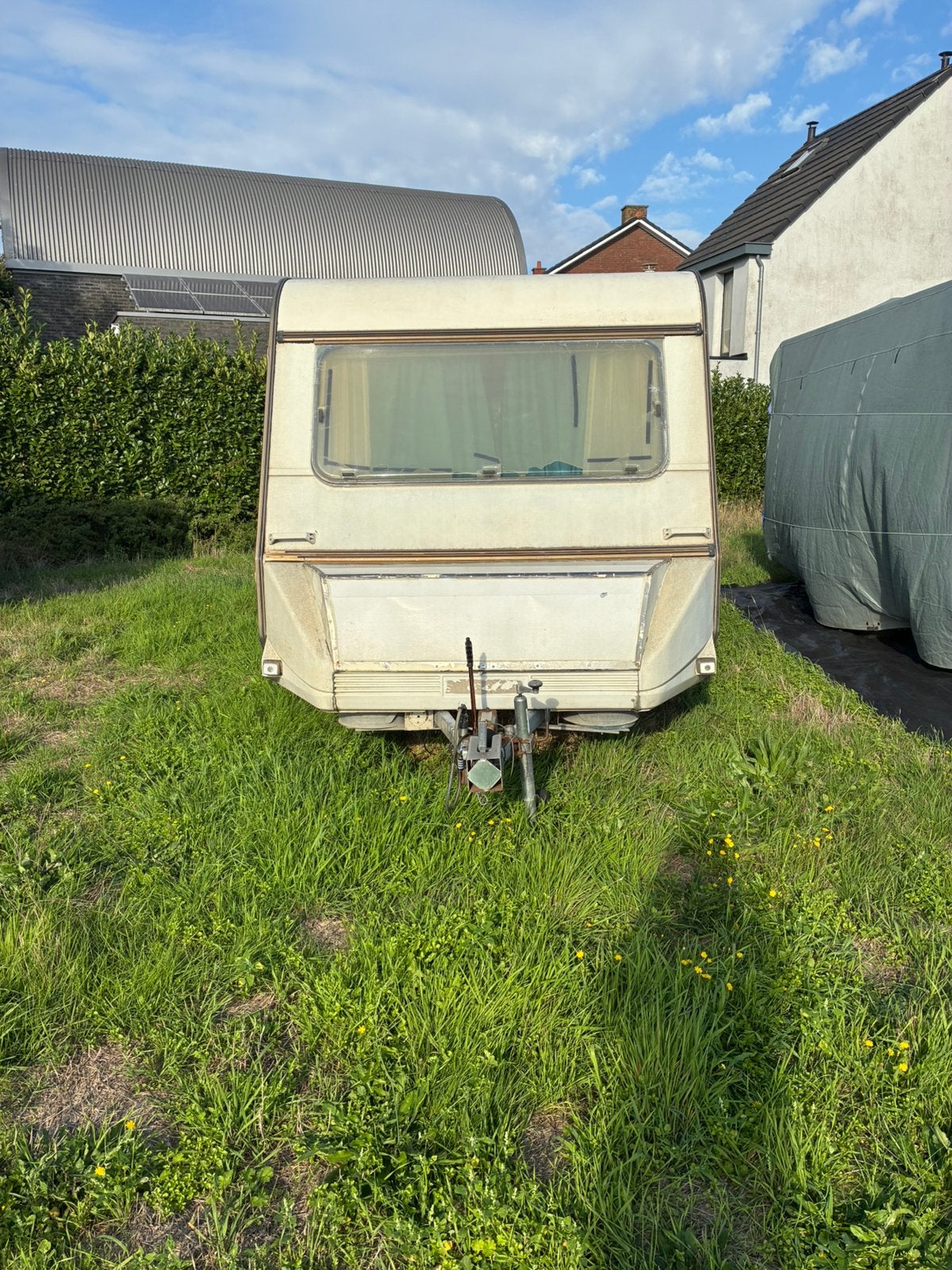 Adria caravan te koop – 850 kg, Caravans en Kamperen, Standaardzit, Particulier, Adria, Tot 4 meter