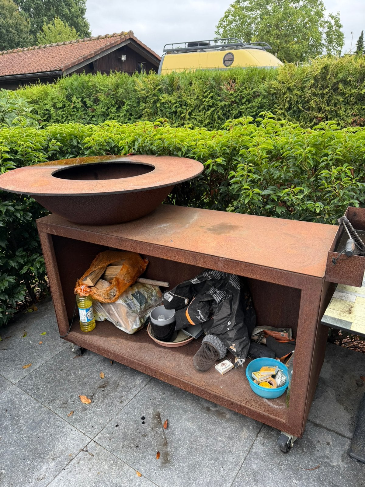 Ofyr bbq, Tuin en Terras, Houtskoolbarbecues, Ophalen, Gebruikt, Met accessoires