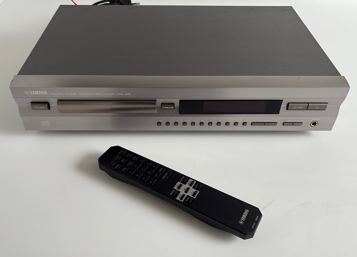 Lecteur CD haut de gamme Yamaha CDX-496 — Titanium/Argent, Enlèvement ou Envoi, Utilisé, Autres marques