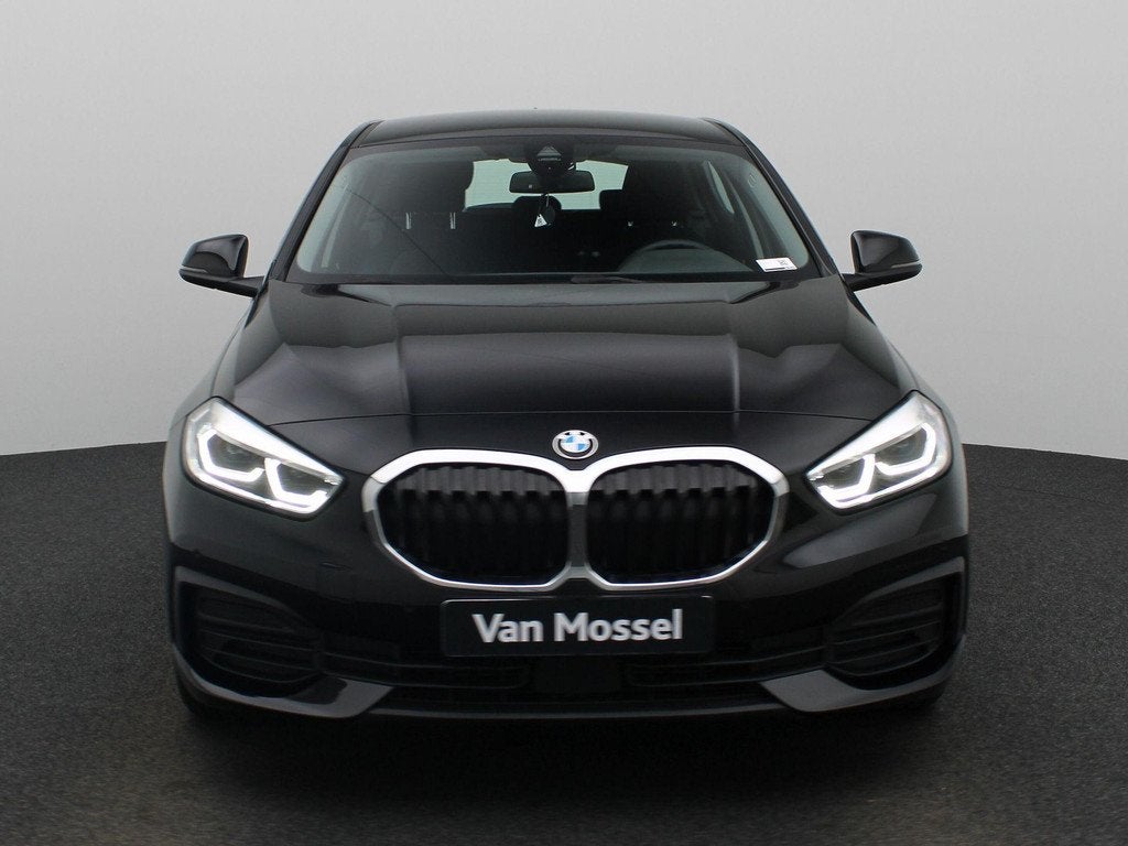 BMW 1 Reeks Hatch 116dA (85 kW) PDC V + A | Cruise control |, Gebruikt, 116 pk, Zwart, 3 cilinders