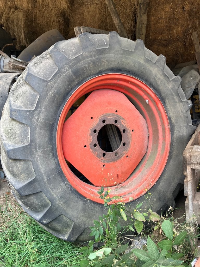 2 tractorbanden Michelin, Zakelijke goederen, Landbouw | Onderdelen | Banden, Velgen en Assen, Ophalen
