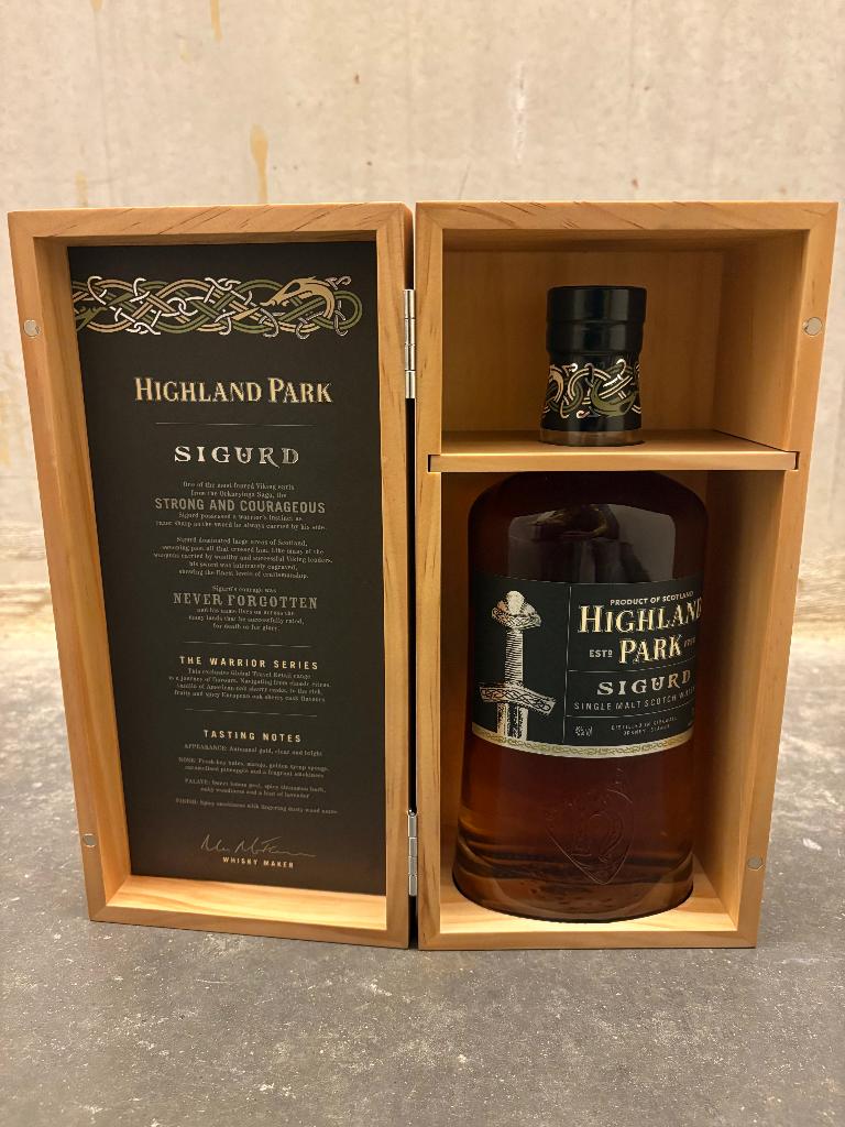 Highland Park Sigurd, Warrior Series, In Luxe Houten Kist, Collections, Vins, Neuf, Autres régions, Pleine, Enlèvement