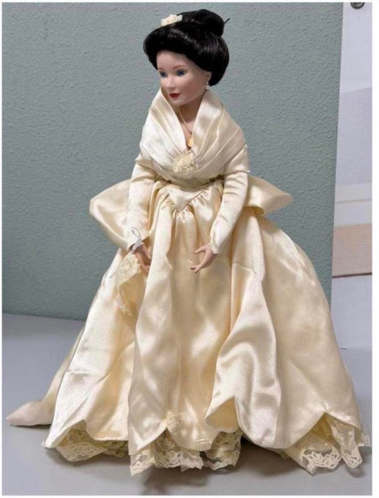 Ashton-Drake Galleries wedding Dress Doll 1994 signed + doos, Ophalen of Verzenden, Zo goed als nieuw, Pop