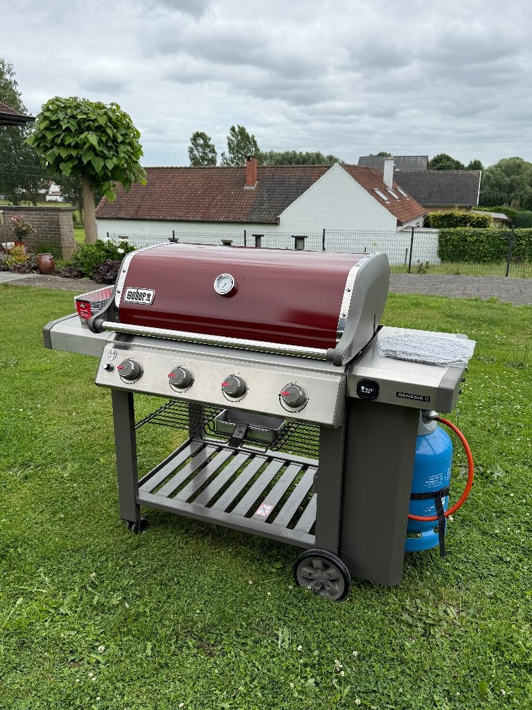 Weber Genesis II E-410 Gasbarbecue – Crimson Red, Ophalen, Gebruikt, Weber