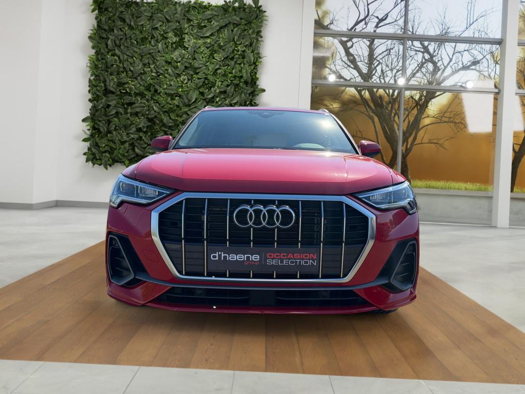 Audi Q3 Q3 35 TFSI Sport Edition S line S tronic, Auto's, Audi, Automaat, SUV of Terreinwagen, Navigatiesysteem, Rood