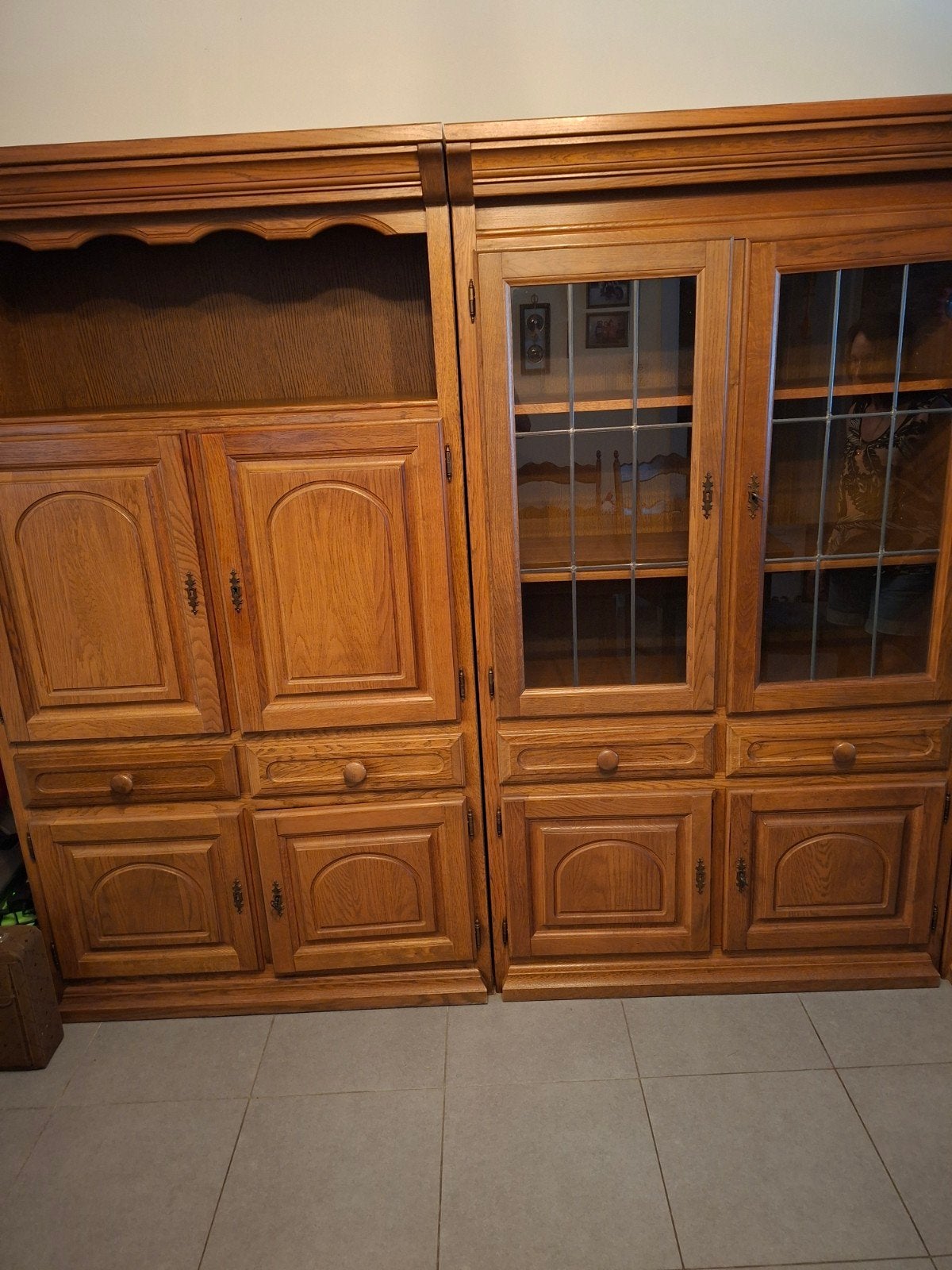 Wandkast plus tafel en 6 stoelen, Ophalen