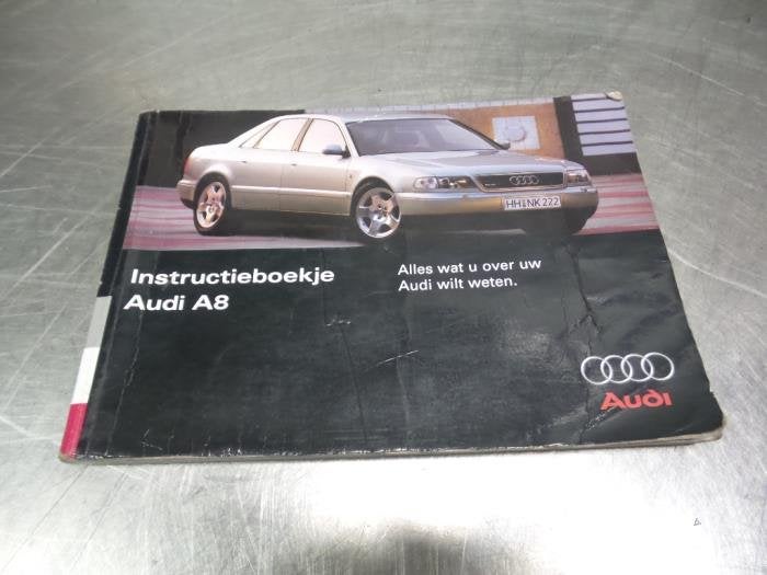 Livret d'instructions d'un Audi A8 (A8 94-), Autos : Pièces & Accessoires, Autres pièces automobiles, Audi, Utilisé, 3 mois de garantie