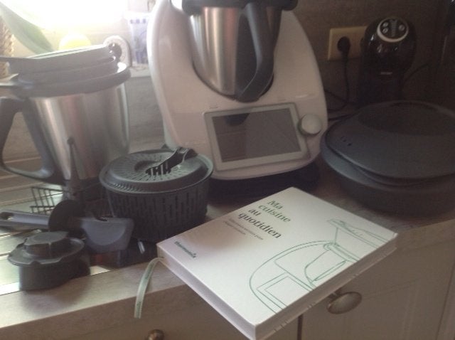 Vorwerk Thermomix T6 avec accessoires (en parfait état), Enlèvement, Comme neuf