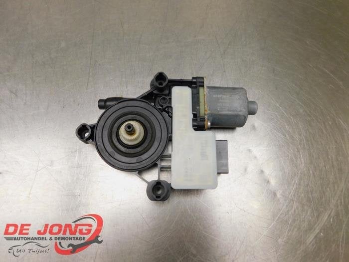 Moteur de vitre portière d'un Volkswagen Touran, Volkswagen, -, 3 mois de garantie, Utilisé