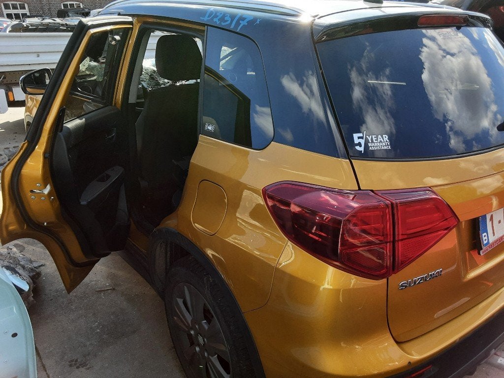 SPATBORD LINKS ACHTER Suzuki Vitara (LY / MY) (01-2015/-), Gebruikt, Achter, Suzuki, Spatbord
