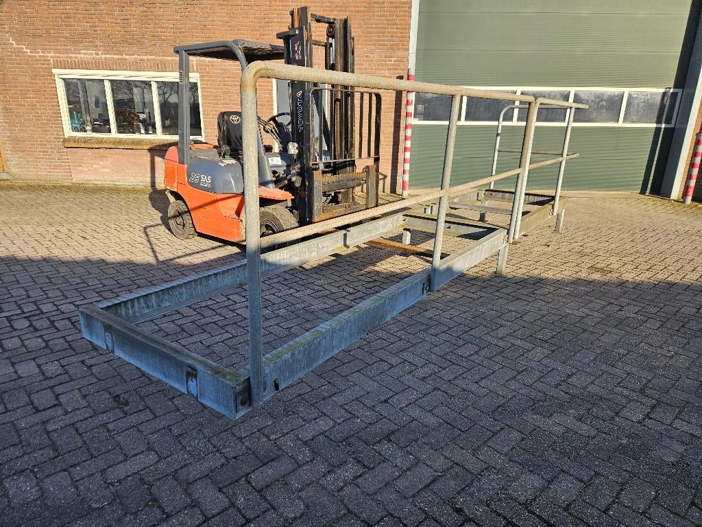 Gegalvaniseerd plateau, Lang ca 5.20 meter Breed ca  1meter, Ophalen, Zo goed als nieuw, Trap