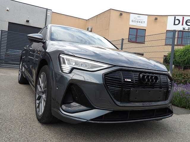 Audi Q8 e-tron 55 Quattro   S- Line, Automaat, https://public.car-pass.be/vhr/e5c0a991-7ab9-43a8-b246-bda935efc1ea, 5 zetels, 297 kW