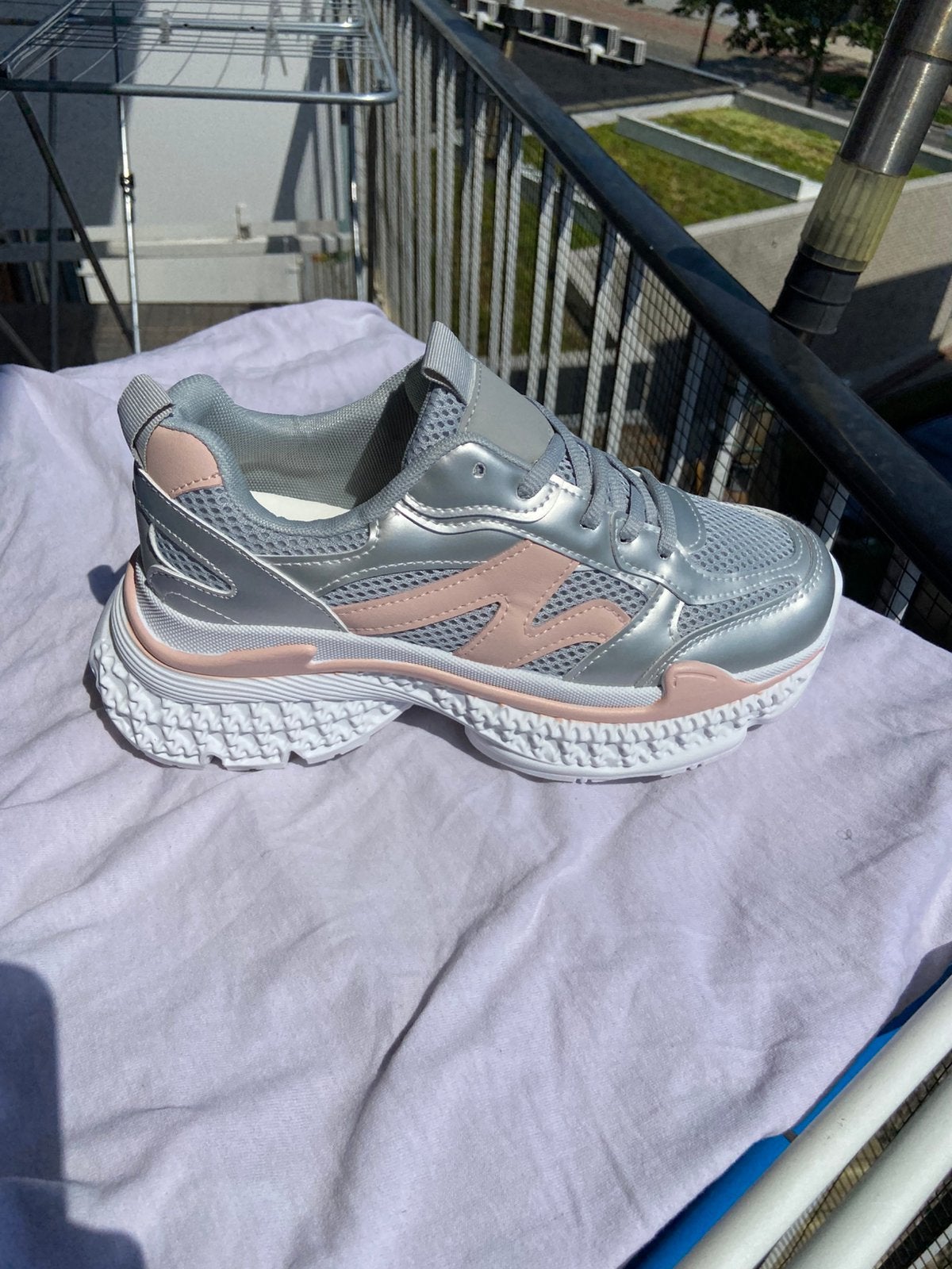 Woman’s sneakers, Kleding | Dames, Schoenen, Ophalen of Verzenden, Zo goed als nieuw, Grijs, Sneakers