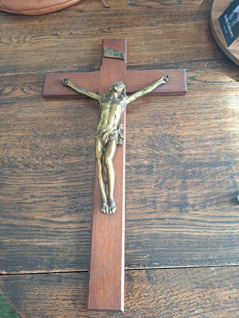 Kruisbeeld, Ophalen