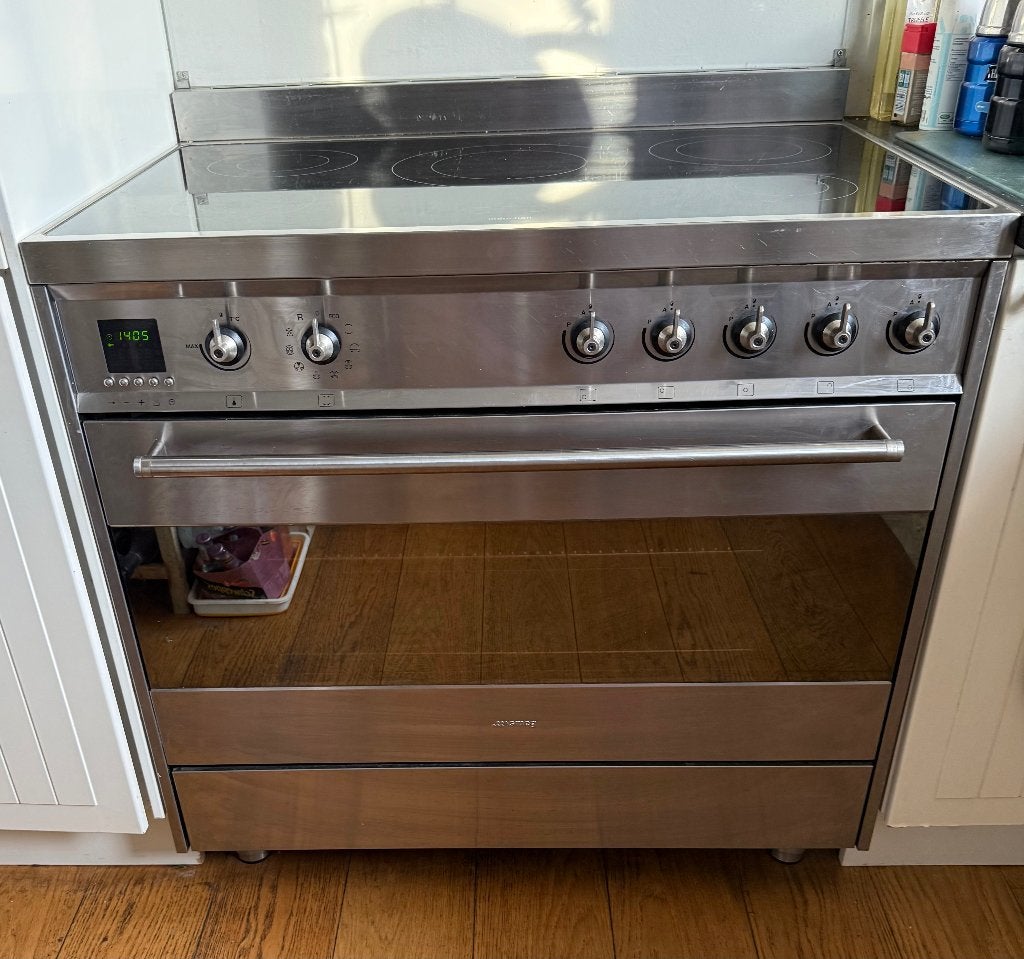 Cuisinière et hotte smeg, Ophalen, Gebruikt, Inductie, 5 kookzones of meer