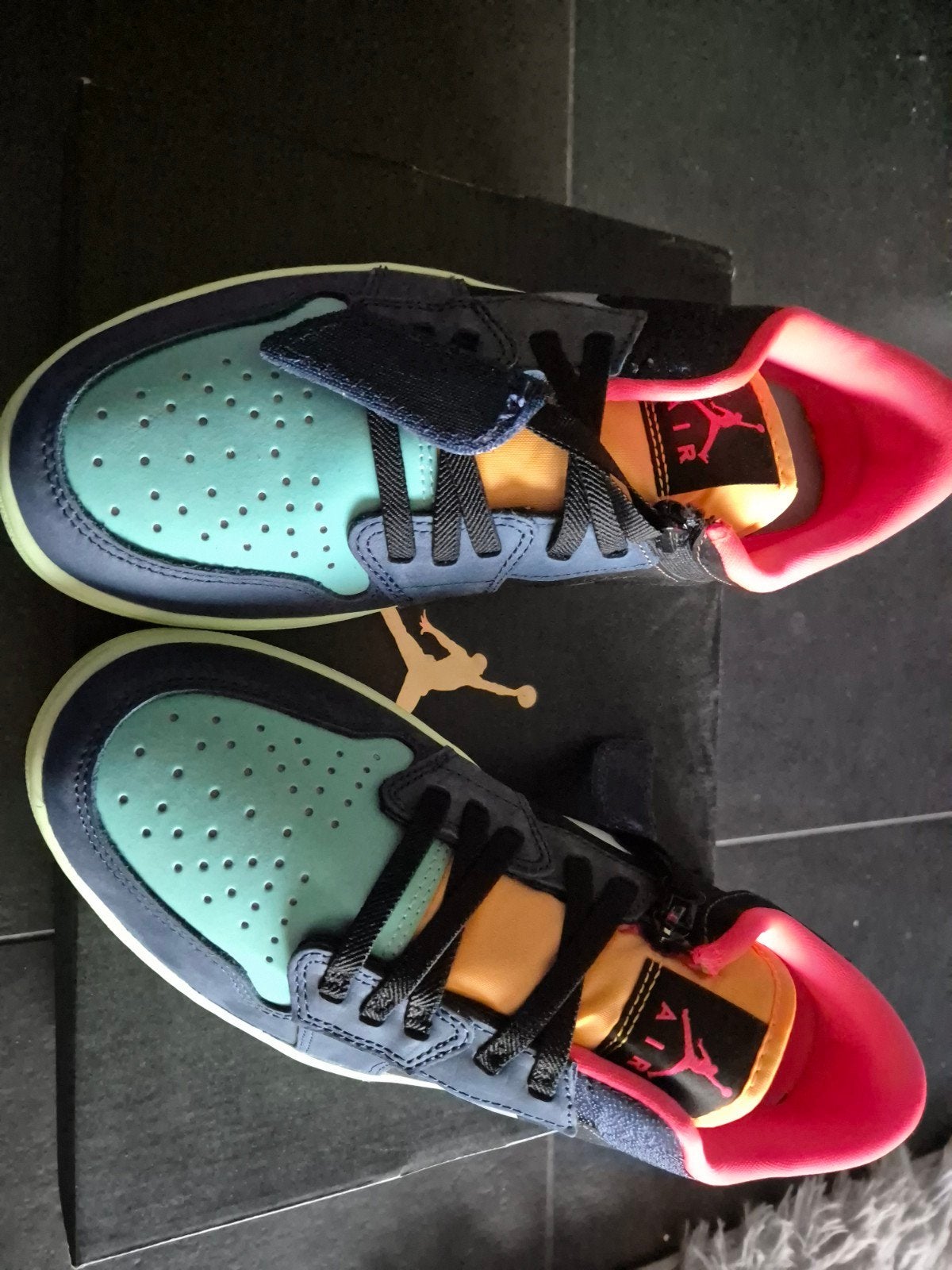 Nieuw in box Nike Air Jordan 1 low Maat 43, Ophalen
