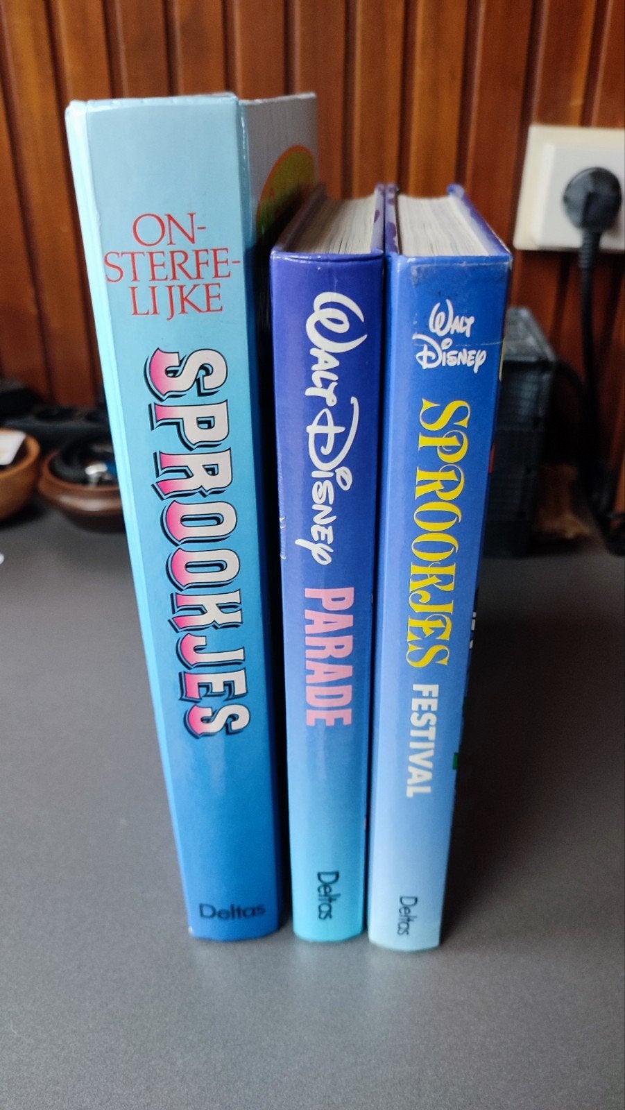 Drie sprookjesboeken, Ophalen, Zo goed als nieuw