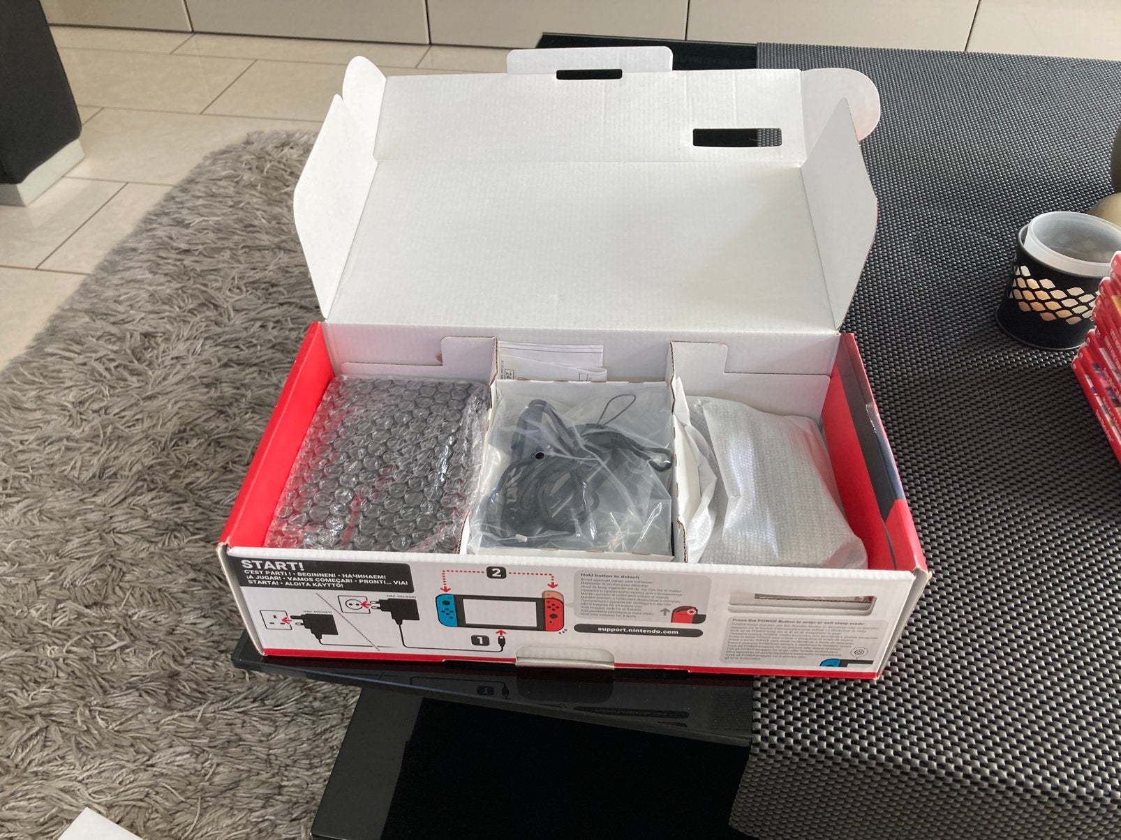 Nintendo switch 1 état impeccable avec 3 jeux, Consoles de jeu & Jeux vidéo, Enlèvement, Comme neuf