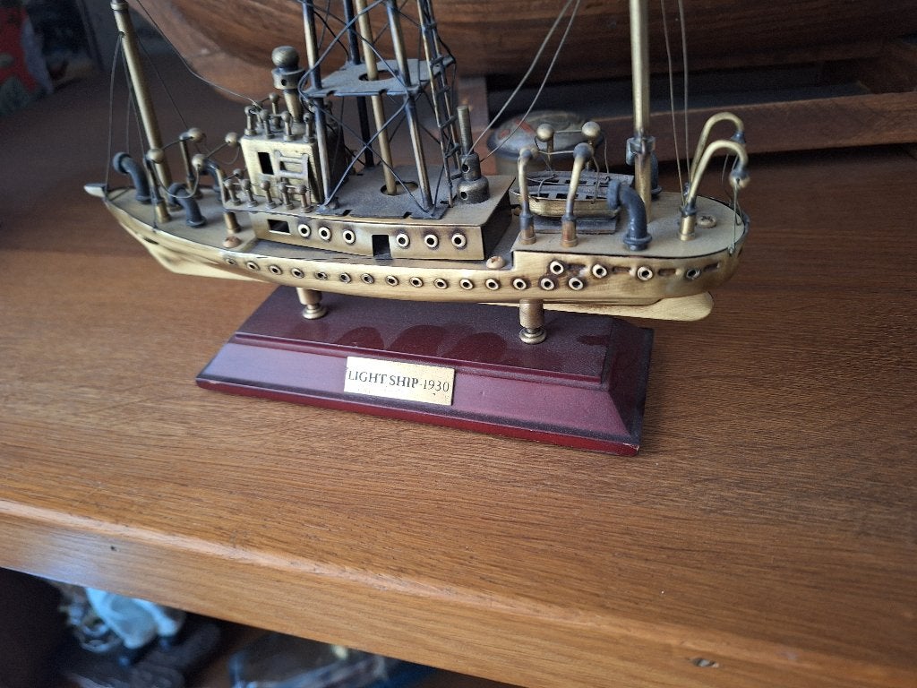 Light ship 1930 decoratie scheepje, Collections, Enlèvement, Utilisé, Modèle réduit