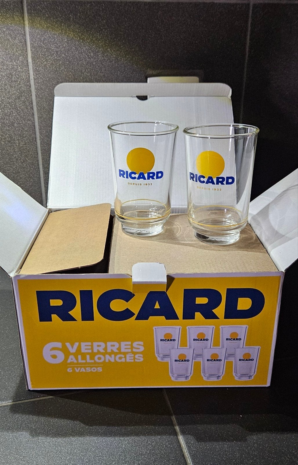 Divers verres et accessoires Ricard, Enlèvement