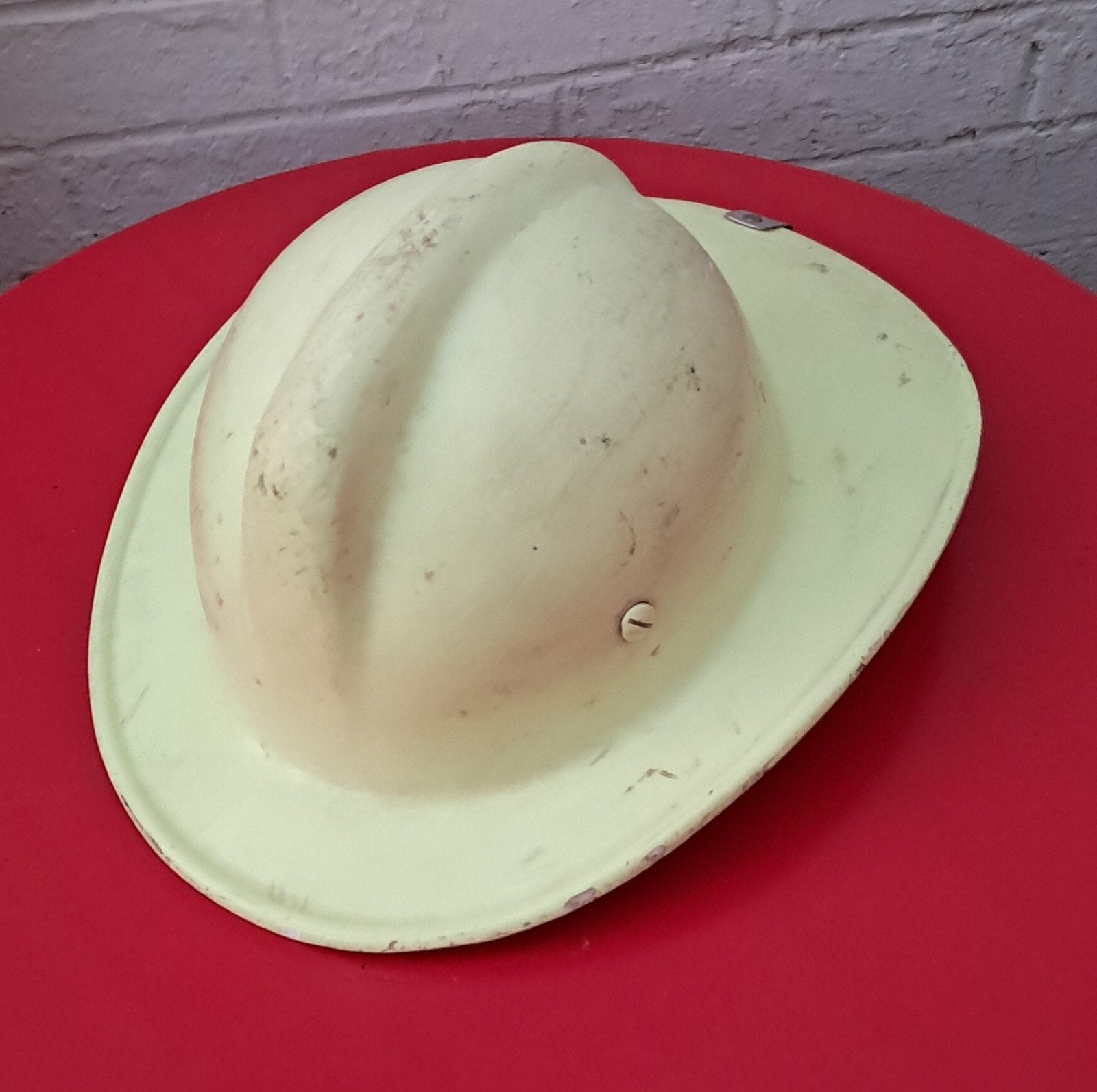Belgische fosforescerende brandweerhelm uit de jaren 80, Verzamelen, Militaria | Algemeen, Ophalen of Verzenden