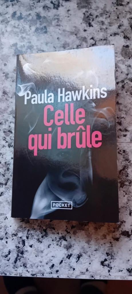 "Celle qui brûle" Paula Hawkins, Enlèvement ou Envoi