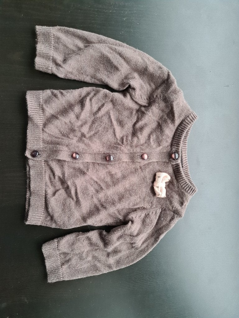pull, trui met strikje 62, Kinderen en Baby's, Babykleding | Maat 62, Ophalen, Zo goed als nieuw