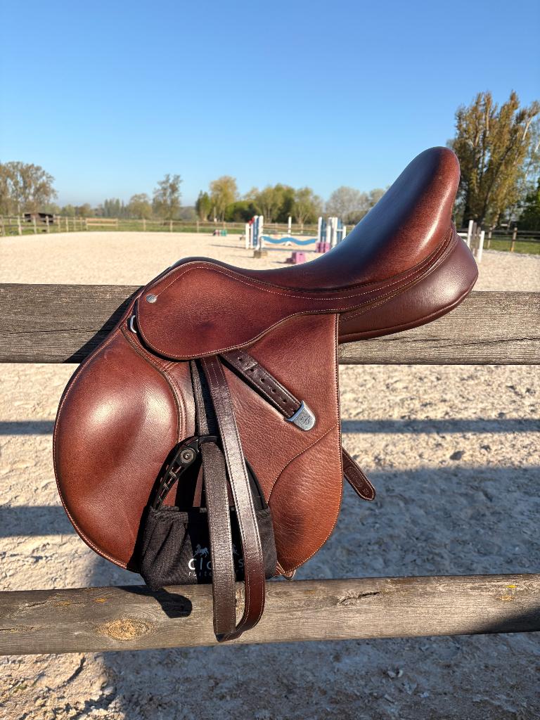 Bates Elevation DS - 17,5, Dieren en Toebehoren, Ophalen, Zo goed als nieuw, Springen