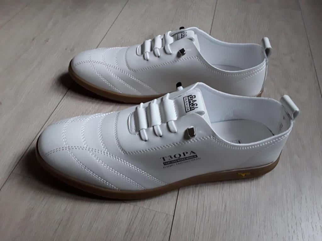 Witte basketbalschoenen - NIEUW, Ophalen of Verzenden, Nieuw, Wit