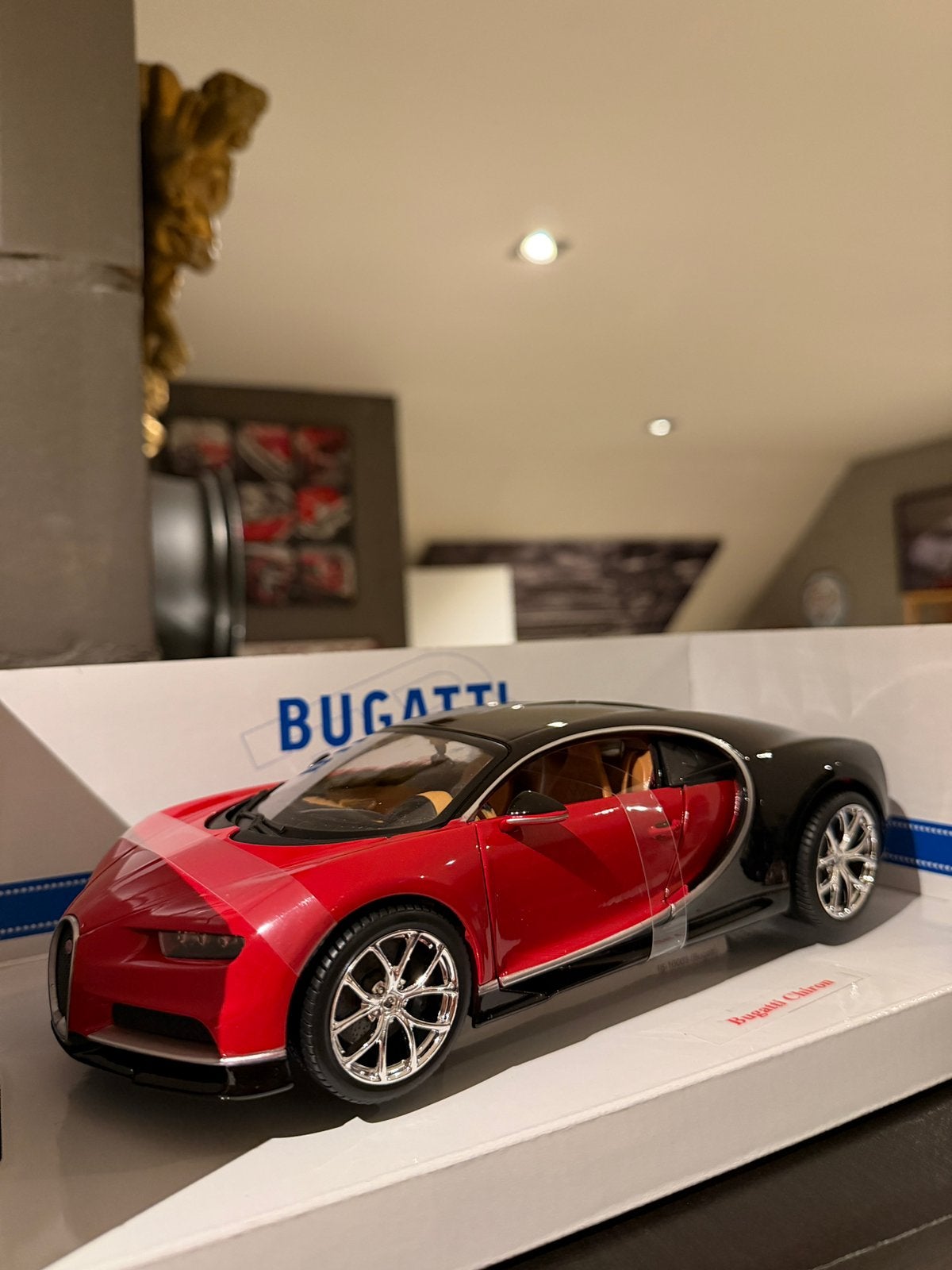 Bugatti Chiron, Enlèvement ou Envoi, Comme neuf