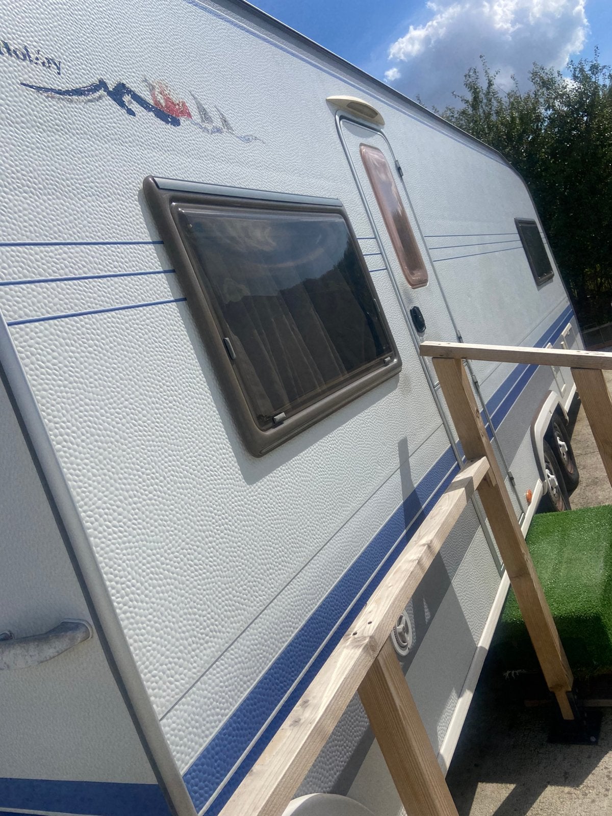 Caravane hobby prestige, Particulier, Four, Hobby