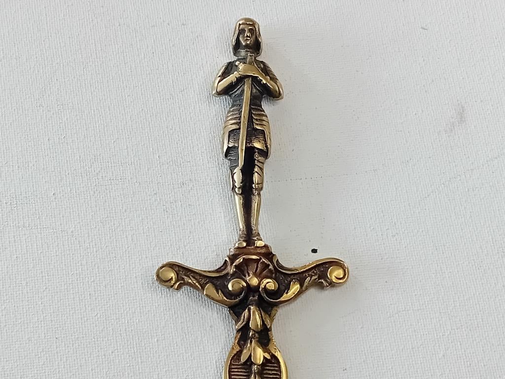 Coupe-papier / Ouvre-lettre Ancien "Jeanne d’Arc", Envoi
