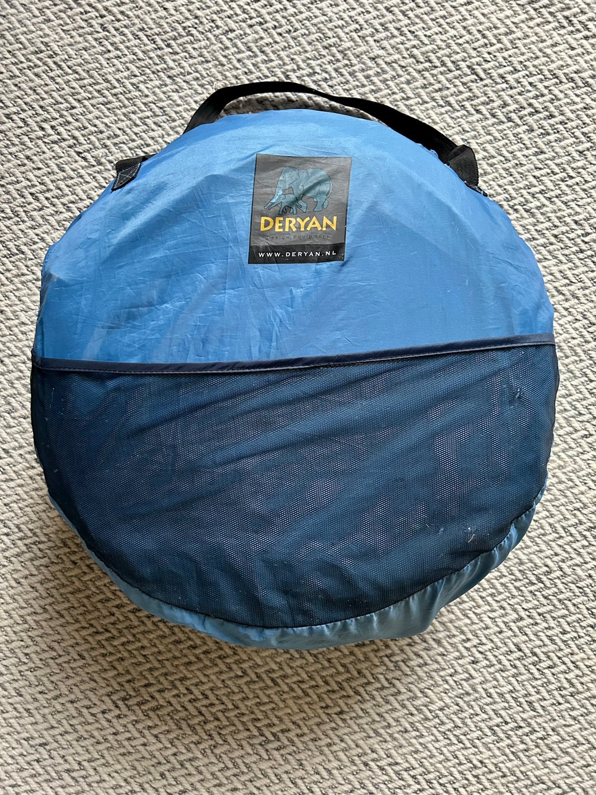 Tente bébé de la marque Deryan, Enlèvement, Comme neuf