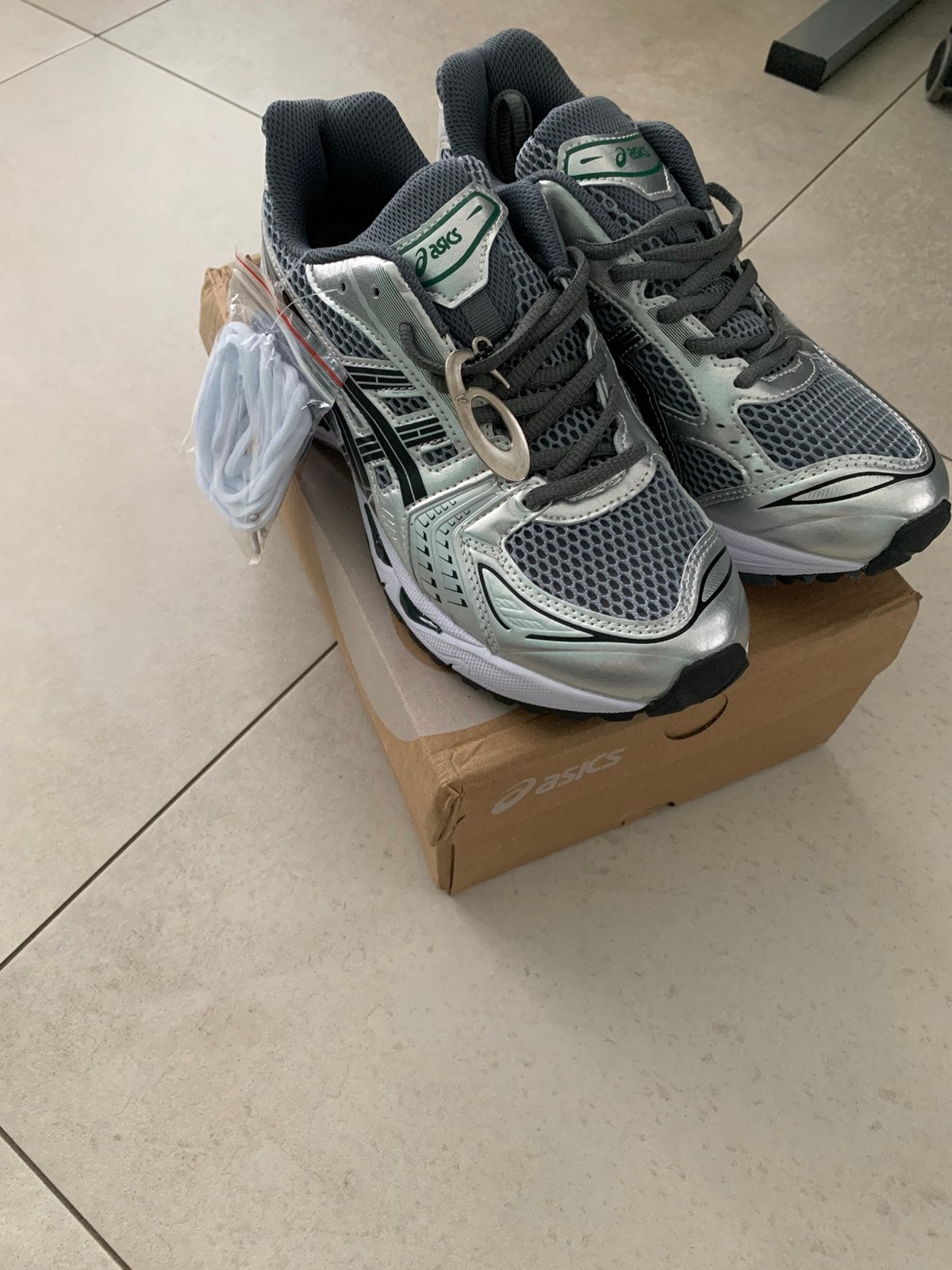 Asics kayano 14, Enlèvement, Neuf